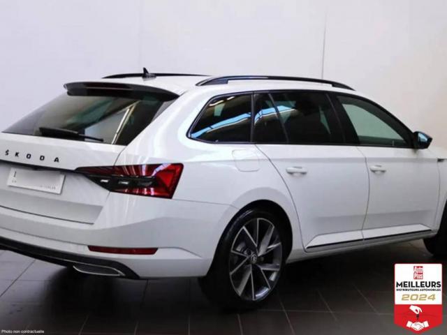 Skoda Superb Combi image 1
