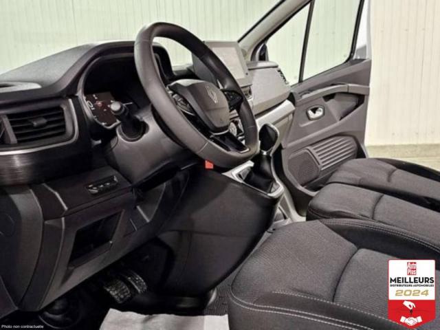 Renault Trafic image 2