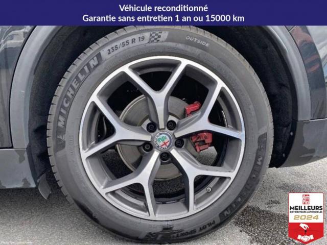 Alfa Romeo Stelvio image 2