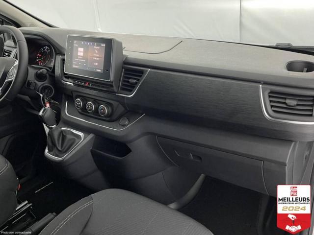 Renault Trafic image 2