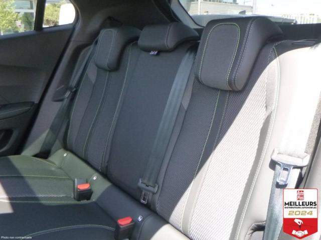 Peugeot 2008 image 2