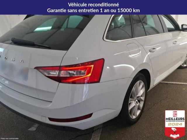 Skoda Superb Combi image 6