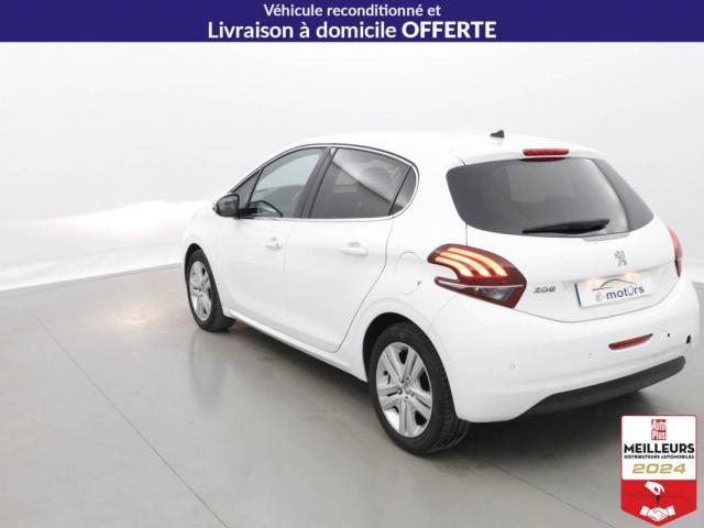 Peugeot 208 image 1