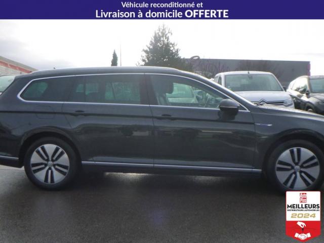 Volkswagen Passat Sw image 2