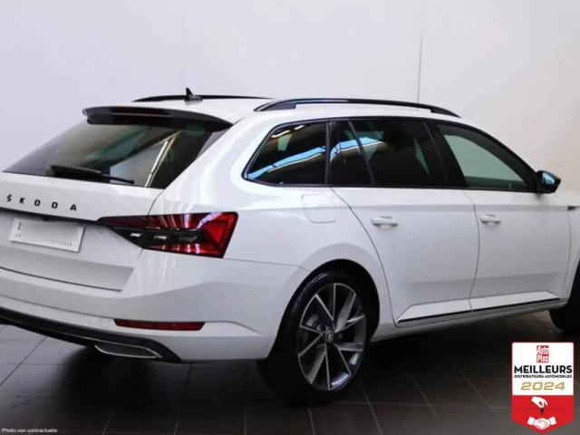 Skoda Superb Combi image 1