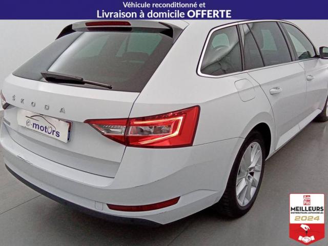 Skoda Superb Combi image 5
