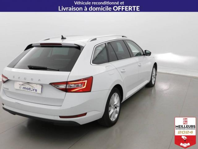 Skoda Superb Combi image 7