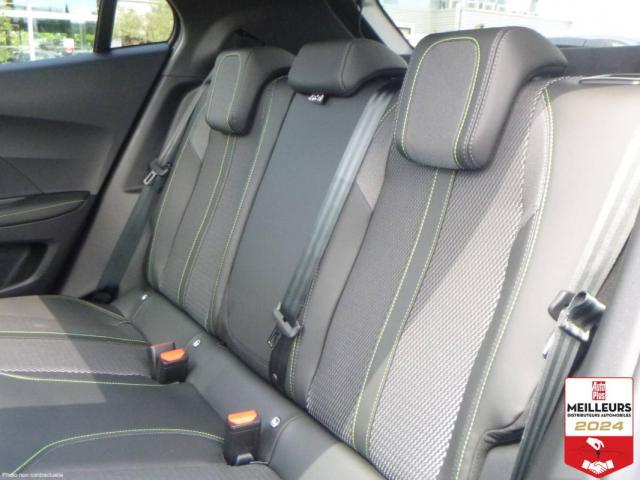 Peugeot 2008 image 2