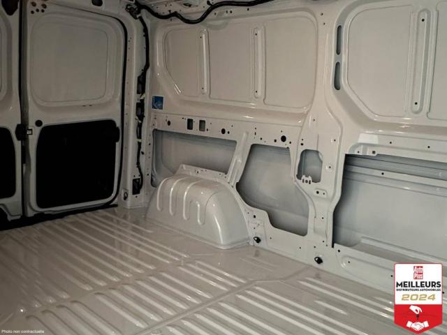 Renault Trafic image 2