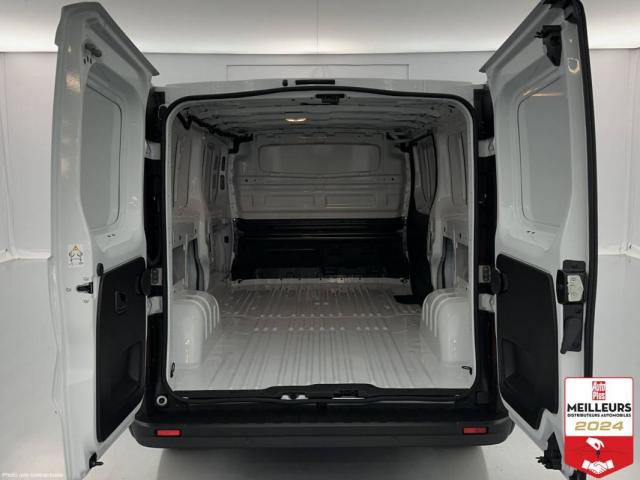 Renault Trafic image 2