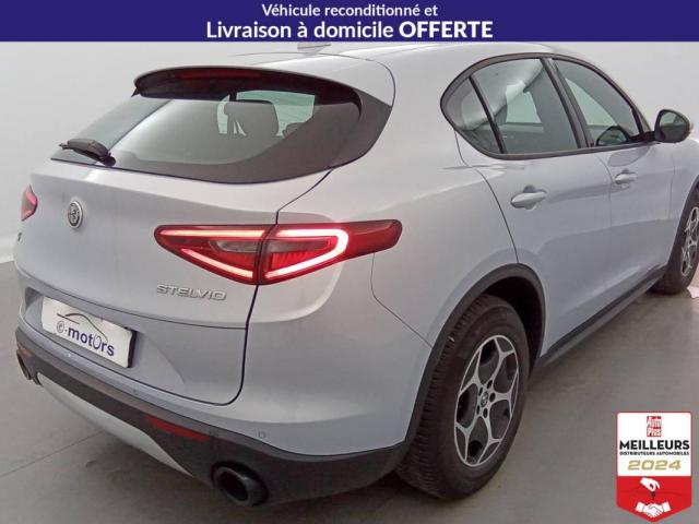 Alfa Romeo Stelvio image 7