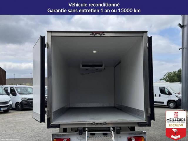 Renault Master image 2