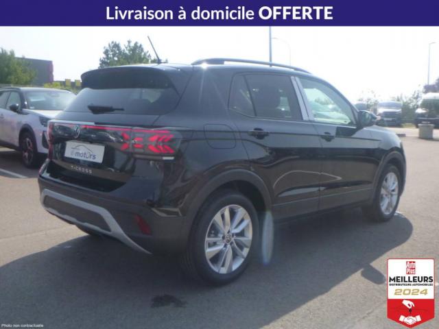 Volkswagen T-Cross image 2