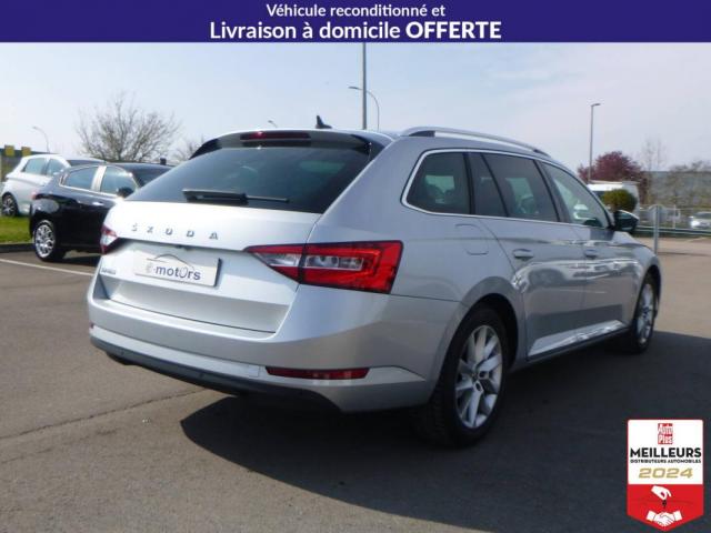 Skoda Superb Combi image 3