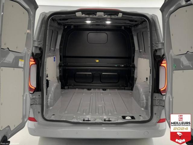 Volkswagen Transporter image 8