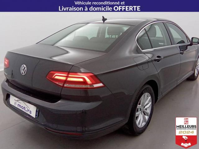Volkswagen Passat image 8