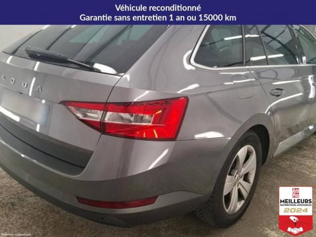Skoda Superb Combi image 6