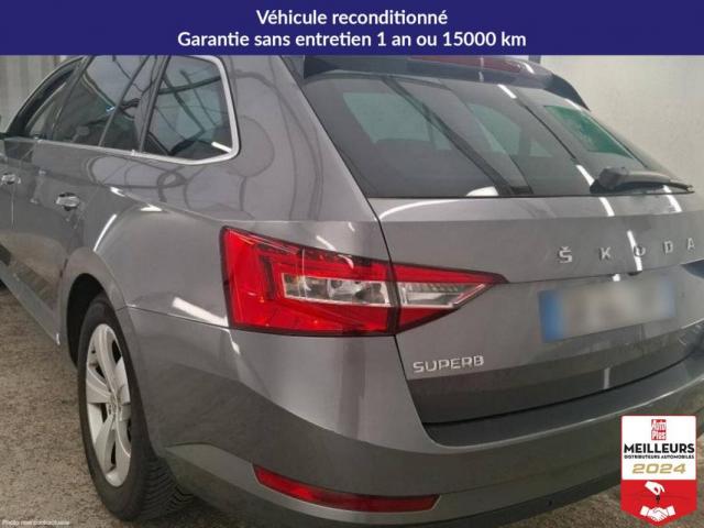 Skoda Superb Combi image 3