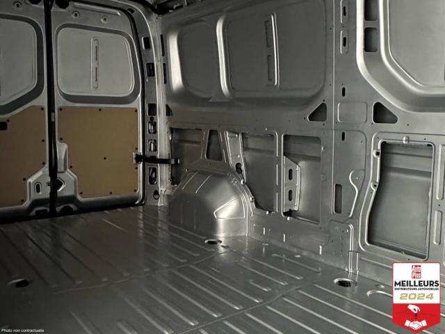 Nissan Interstar image 6