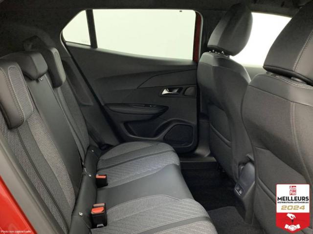 Peugeot 2008 image 8