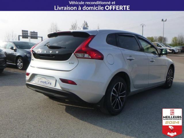Volvo V40 image 2