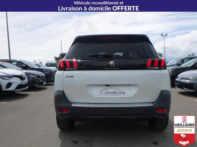 Peugeot 5008 image 1