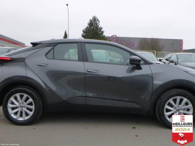 Toyota C-Hr image 8