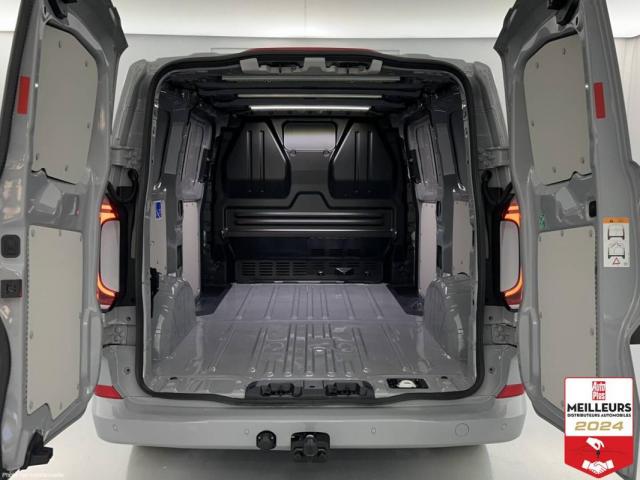Volkswagen Transporter image 8