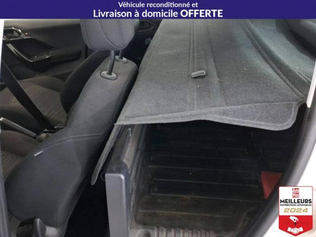 Peugeot 208 image 5