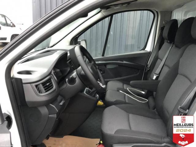 Renault Trafic image 2