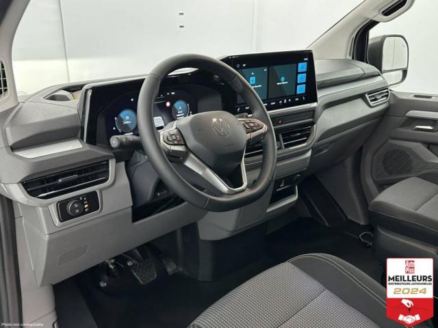 Volkswagen Transporter image 2