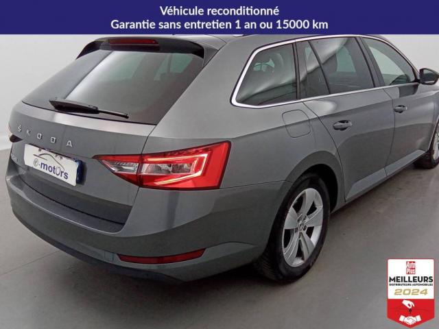 Skoda Superb Combi image 5