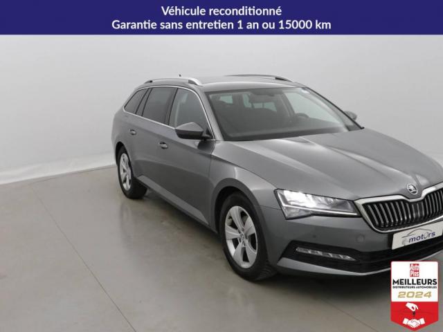 Skoda Superb Combi image 9