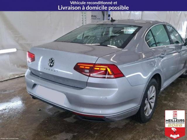 Volkswagen Passat image 1