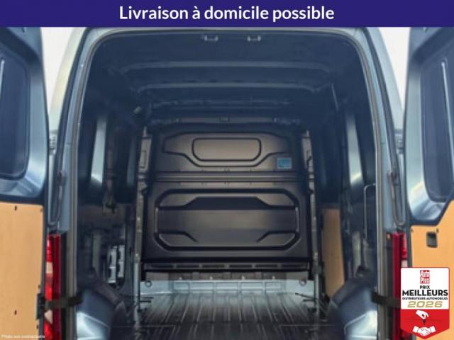 Renault Master image 1