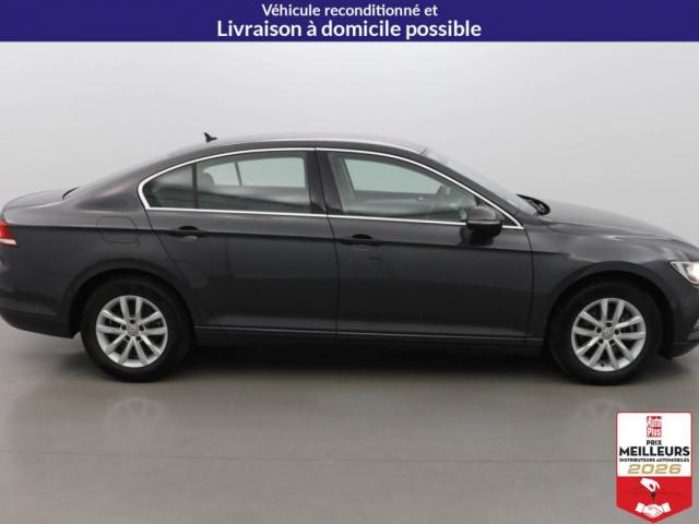 Volkswagen Passat image 1