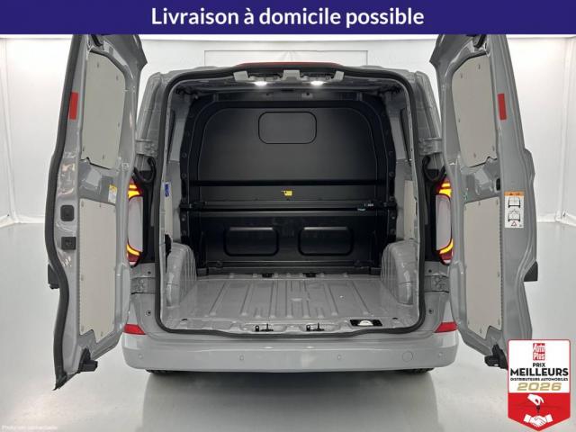 Volkswagen Transporter image 8