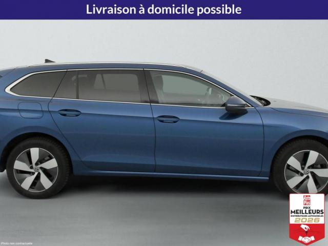 Volkswagen Passat image 9