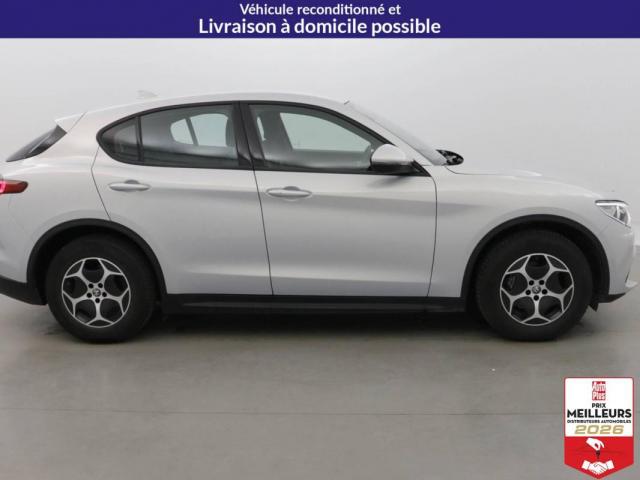 Alfa Romeo Stelvio image 1