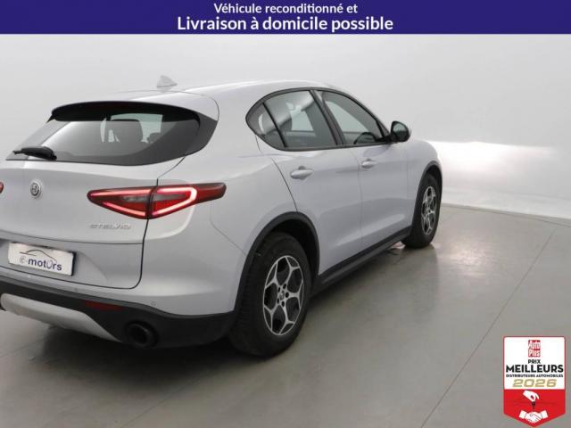 Alfa Romeo Stelvio image 8