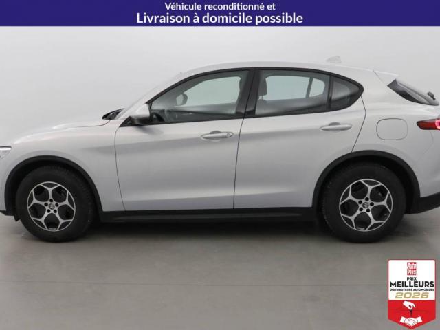 Alfa Romeo Stelvio image 7