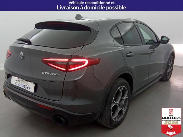 Alfa Romeo Stelvio image 5