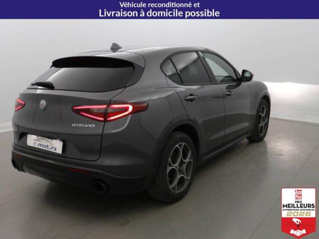 Alfa Romeo Stelvio image 7