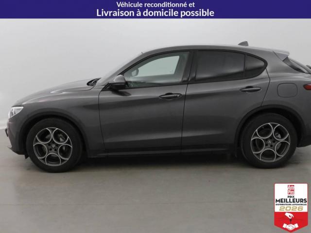 Alfa Romeo Stelvio image 8