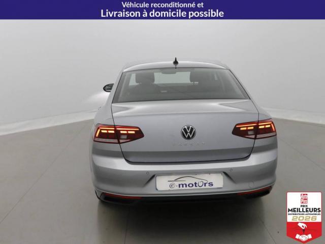 Volkswagen Passat image 2