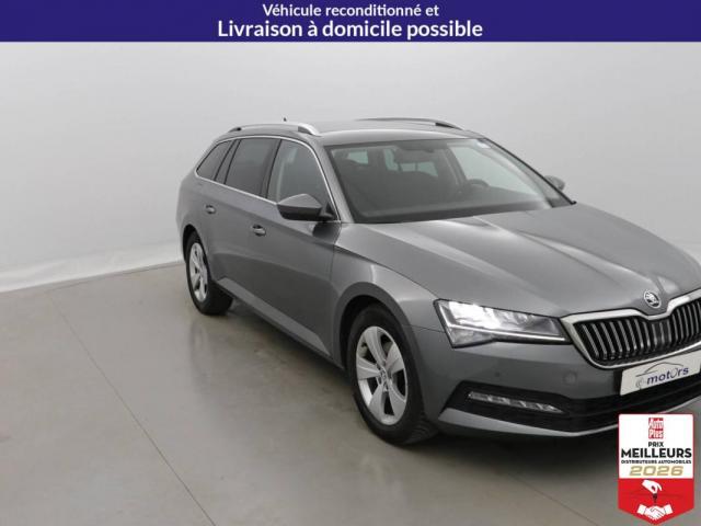 Skoda Superb Combi image 8