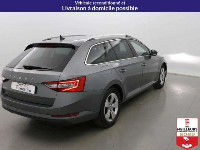 Skoda Superb Combi image 7