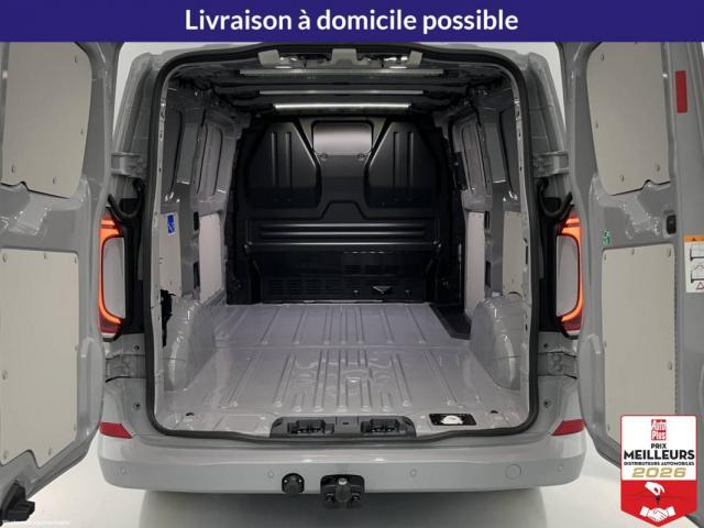Volkswagen Transporter image 2