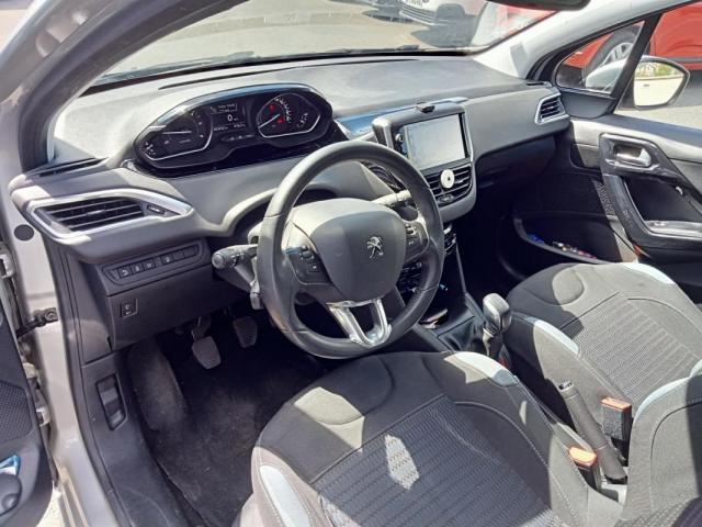 Peugeot 208 image 5