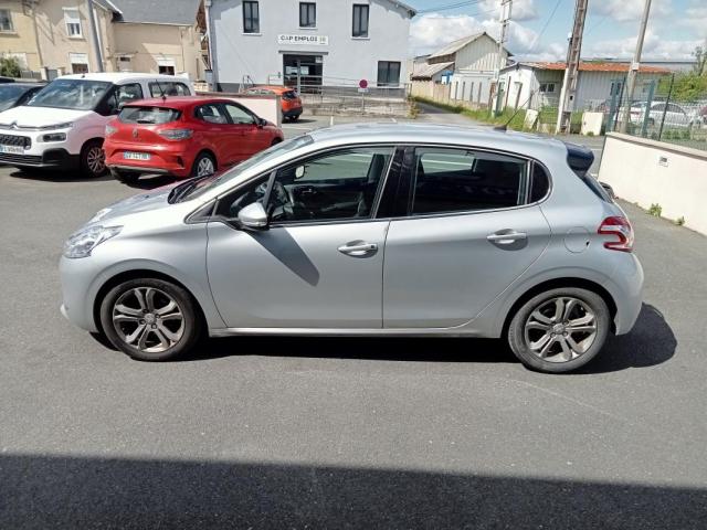 Peugeot 208 image 4